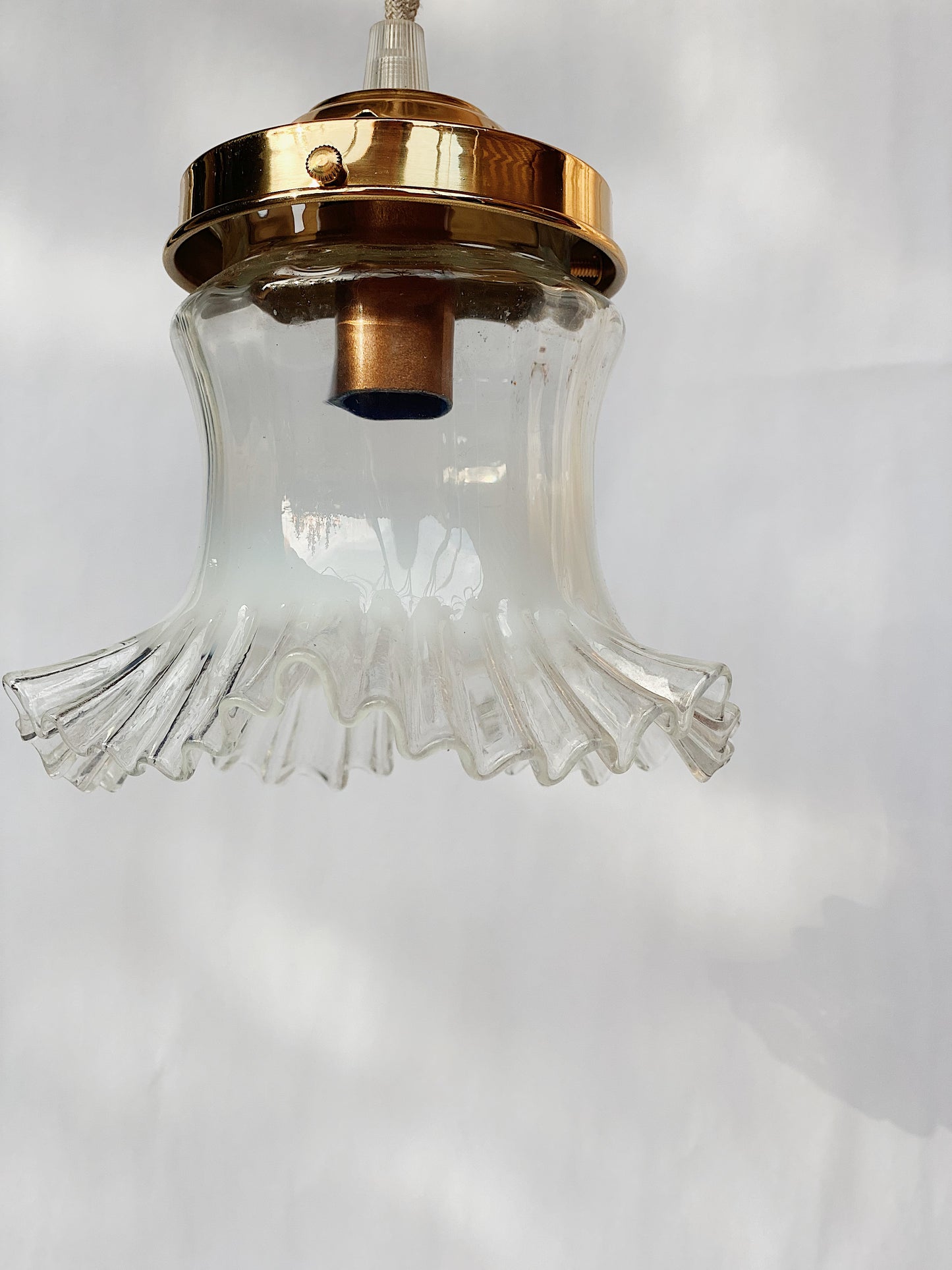 Lampe baladeuse globe liseré opalescent