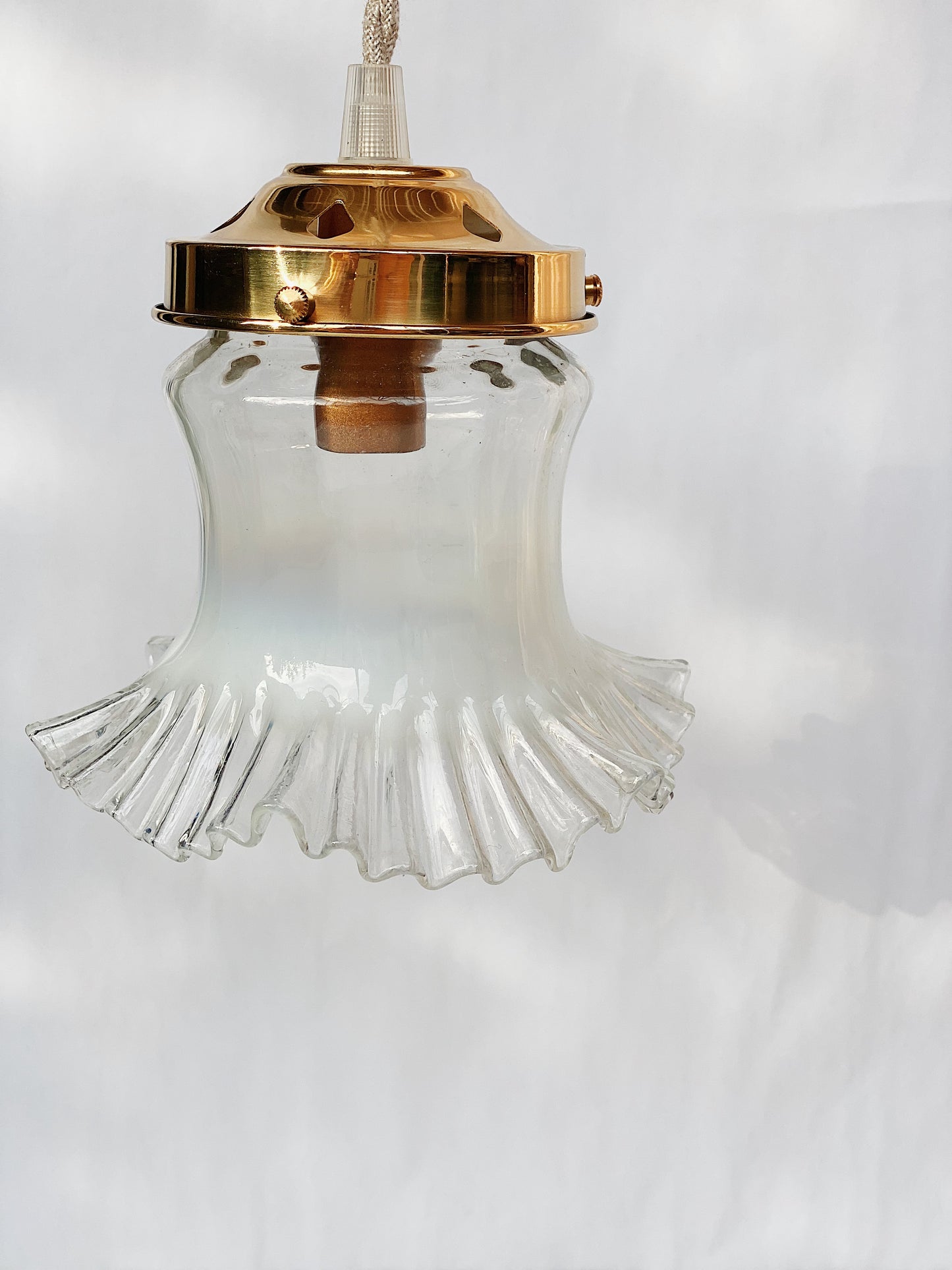 Lampe baladeuse globe liseré opalescent