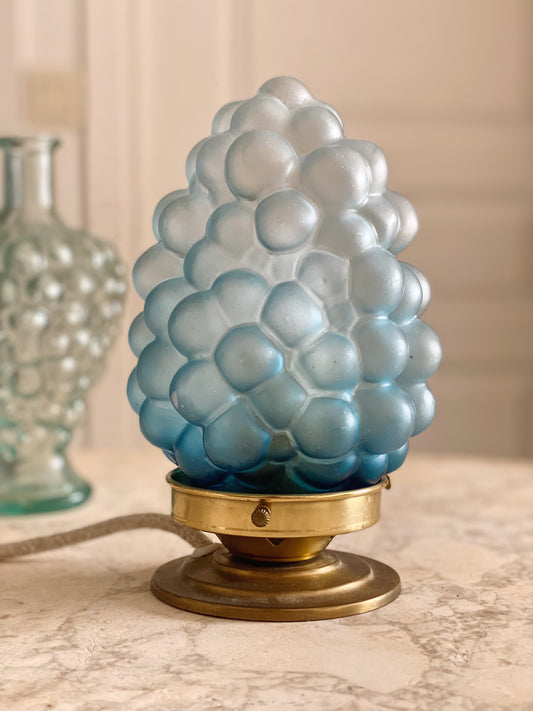 Lampe à poser globe en verre moulé pressé grappe de raisin dégradé de bleu